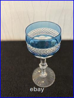 Verre roemer bleu clair modèle Trianon en cristal de Saint Louis Verre roemer bleu clair modèle Trianon en cristal de Saint Louis