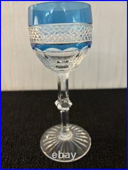 Verre roemer bleu clair modèle Trianon en cristal de Saint Louis Verre roemer bleu clair modèle Trianon en cristal de Saint Louis