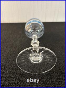 Verre roemer bleu clair modèle Trianon en cristal de Saint Louis Verre roemer bleu clair modèle Trianon en cristal de Saint Louis