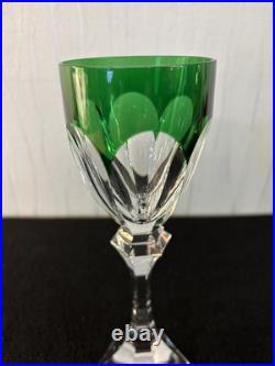 Verre vert foncé modèle Chambord cristal de Saint Louis