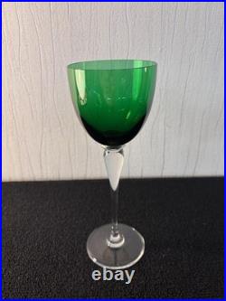 Verres à vin modèle Amadeus vert foncé cristal de Saint Louis Verres à vin modèle Amadeus vert foncé cristal de Saint Louis