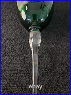 Verres à vin modèle Amadeus vert foncé cristal de Saint Louis
