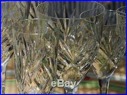 Verres à vin en cristal de Saint Louis modèle Chantilly
